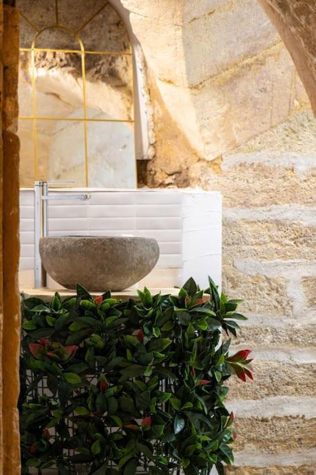 La Suite Eximia Avec Patio - Parking Souterrain Inclus - Centre Historique Montpellier Zewnętrze zdjęcie