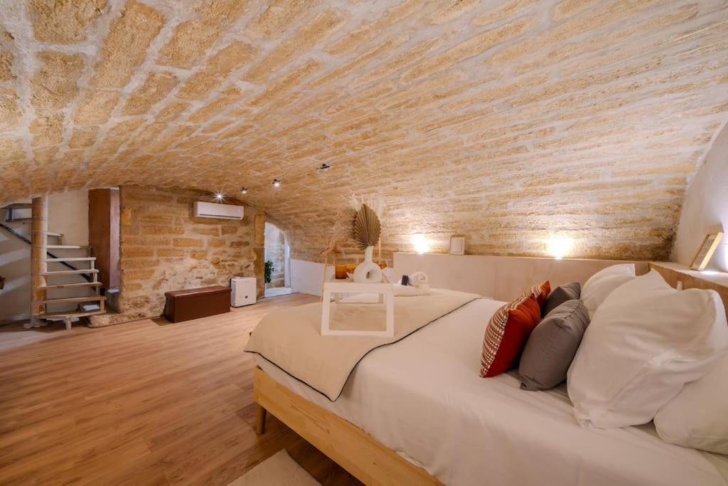 La Suite Eximia Avec Patio - Parking Souterrain Inclus - Centre Historique Montpellier Zewnętrze zdjęcie